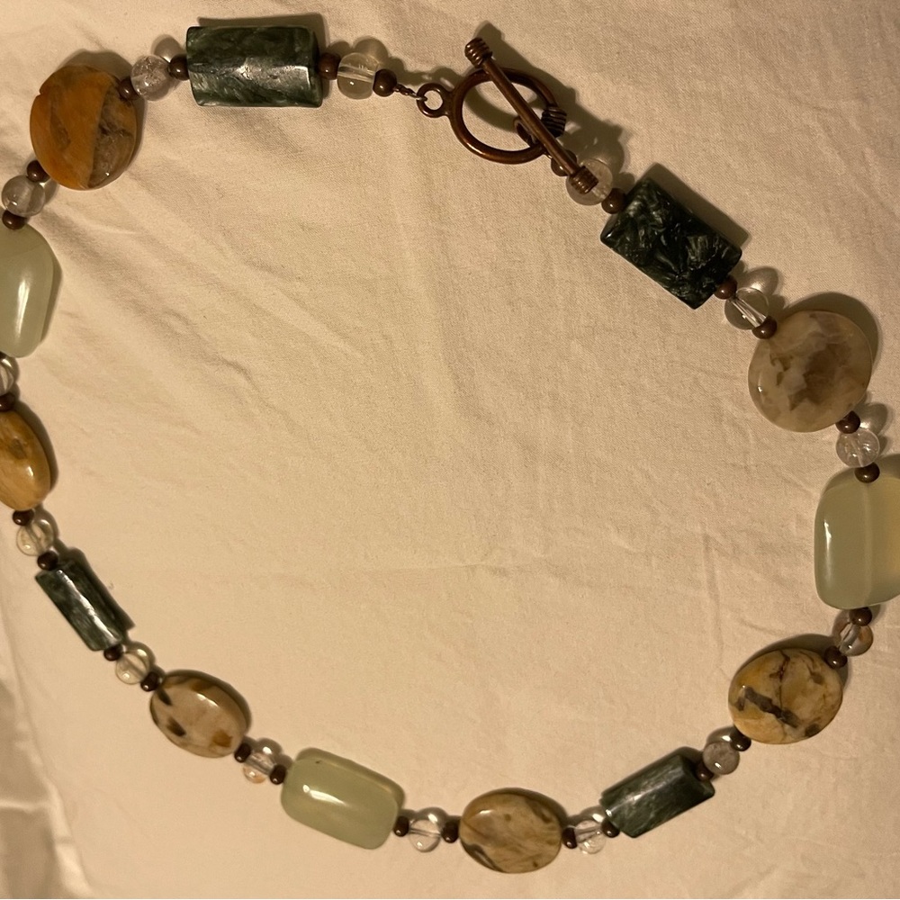 Green toned bead necklace pretty with copper clasp